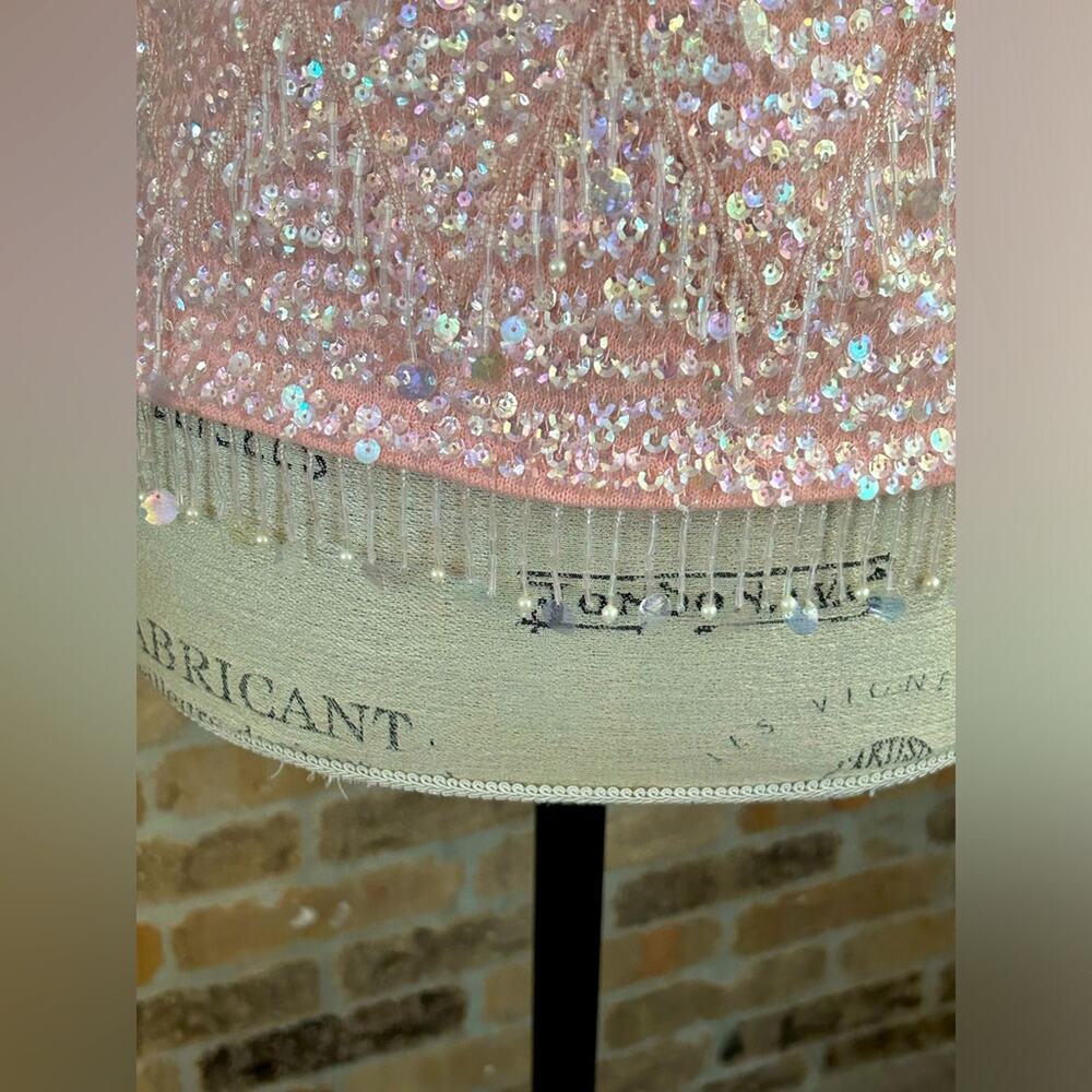 Vintage 1950s beaded teardrop light pink sleeveless wool top from Hartley’s sz M - Picture 4 of 11